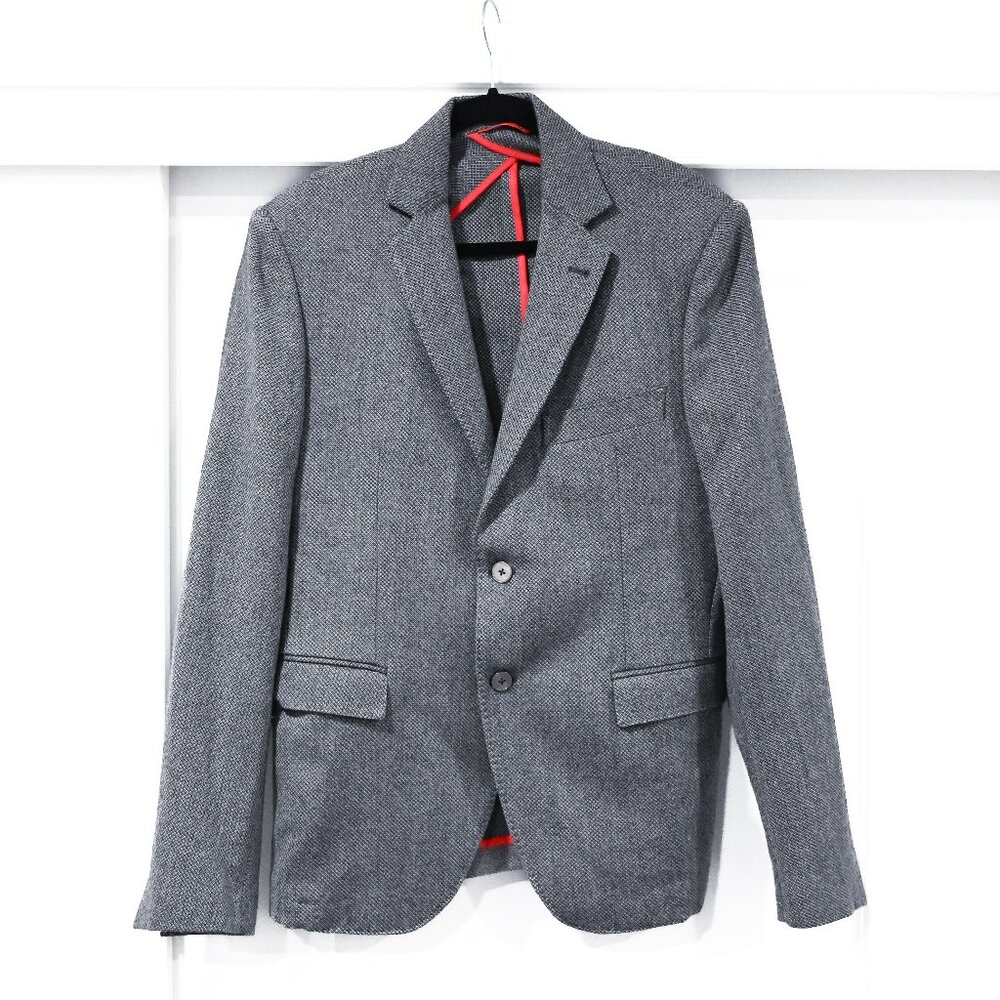 ARI Men's Medium Italian Gray and Blue Print Two Button Front Blazer